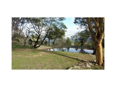 iconic-log-cabin-tea-house-restaurant-with-top-views-under-mt-gladstone-lookout-5