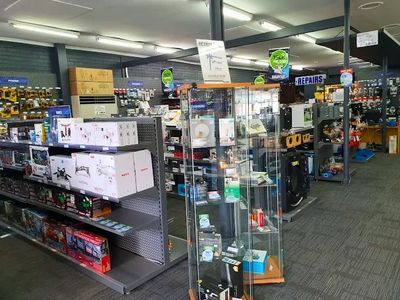 established-electronics-retail-business-50-years-of-trading-4