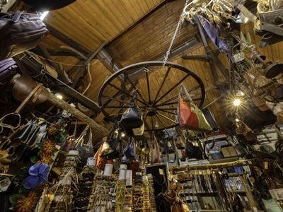 bungendore-leather-a-tourist-hotspot-30mins-from-canberra-8