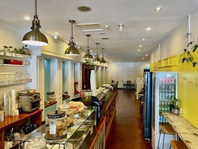 thriving-cafe-amp-restaurant-in-prime-cbd-location-3