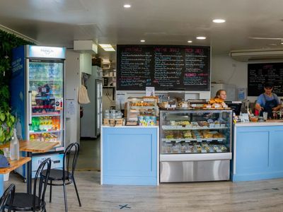 unleash-your-culinary-dreams-at-our-idyllic-cafe-in-airlie-beach-0