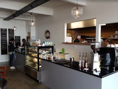 established-cafe-restaurant-strong-local-following-amp-proven-performance-6