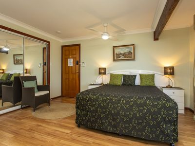 profitable-seaside-bed-amp-breakfast-freehold-investment-in-redcliffe-8