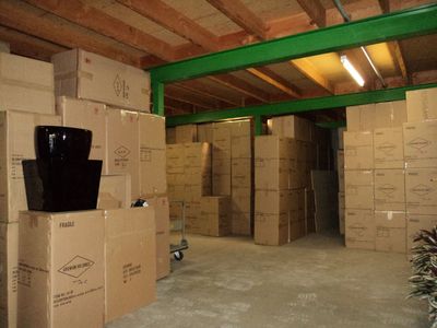 import-wholesale-of-fibreglass-planters-1