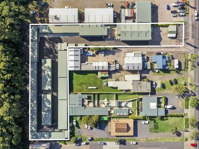 freehold-property-4-075m-amp-leasehold-business-390-000-6