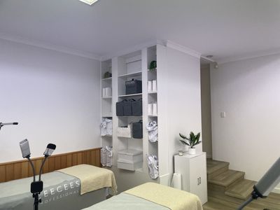 turnkey-opportunity-in-beauty-education-with-6-figure-income-stream-act-now-6