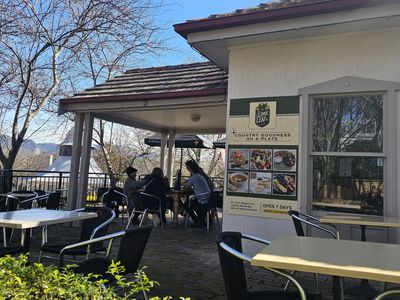 iconic-cafe-in-the-beautiful-hunter-valley-wine-country-nsw-0