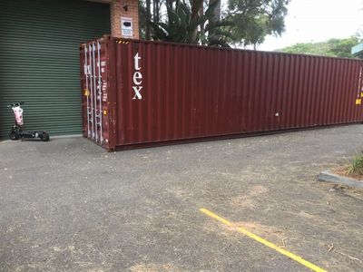 import-wholesale-of-fibreglass-planters-2