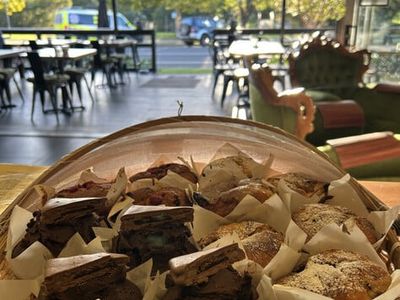 busy-established-cafe-for-sale-7