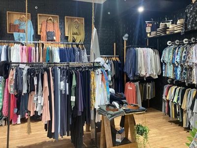 coastal-fashion-boutique-in-prime-beachfront-tourist-spot-4