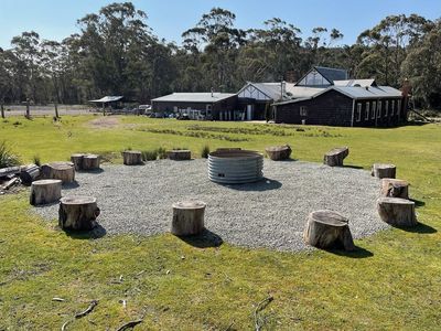lake-leake-inn-tasmania-39-s-most-talked-about-country-pub-0