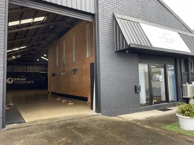 the-massage-hub-with-luxury-clinic-space-3