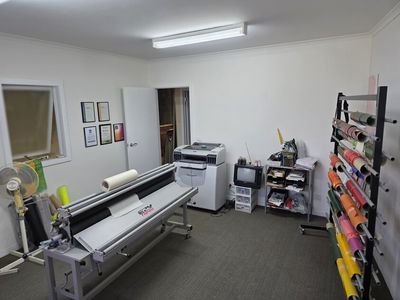 turnkey-screen-printing-amp-signage-production-facility-4
