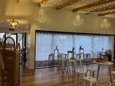 well-established-restaurant-1