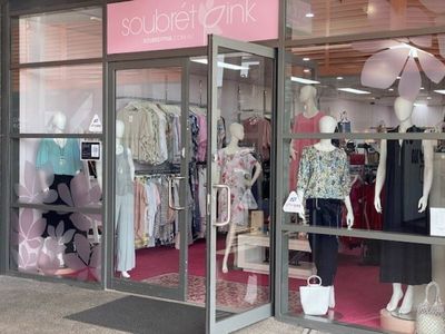 thriving-fashion-boutique-a-community-focused-social-hub-0
