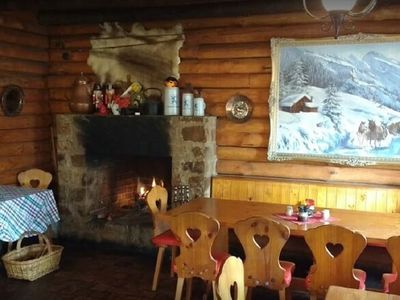 iconic-log-cabin-tea-house-restaurant-with-top-views-under-mt-gladstone-lookout-3