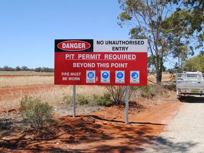 established-signage-amp-solar-lighting-central-west-nsw-opportunity-9