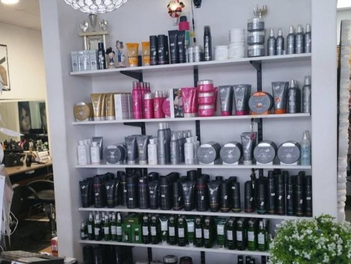 thriving-hair-salon-20-years-of-success-prime-sunshine-coast-location-1