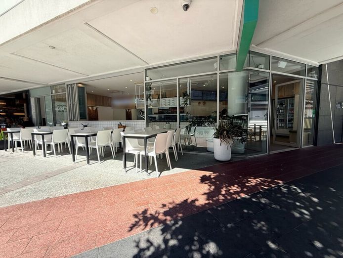 licensed-corner-restaurant-60-seats-oracle-broadbeach-1