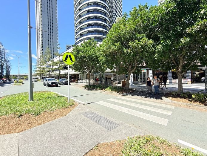 licensed-corner-restaurant-60-seats-oracle-broadbeach-4