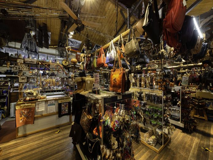 bungendore-leather-a-tourist-hotspot-30mins-from-canberra-8