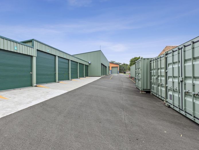 freehold-property-4-075m-amp-leasehold-business-390-000-2