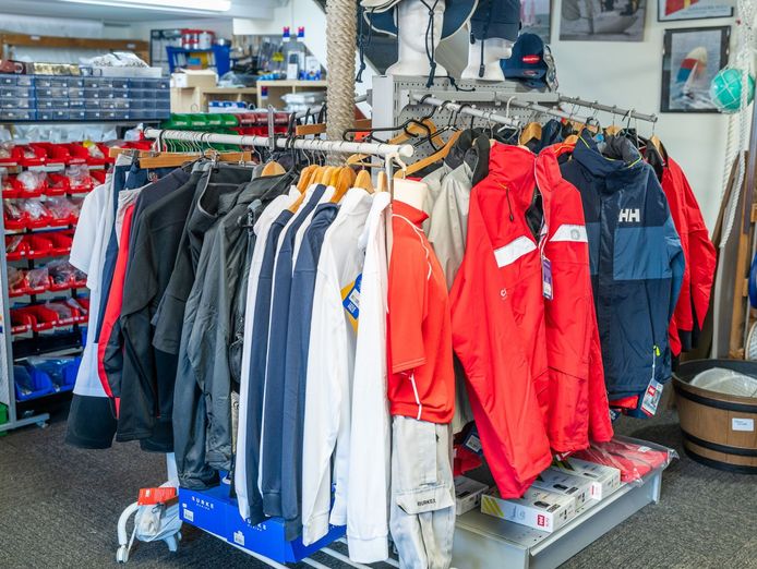 marine-chandlery-business-for-sale-in-goolwa-sa-waterfront-location-2