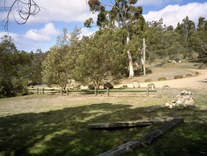 iconic-log-cabin-tea-house-restaurant-with-top-views-under-mt-gladstone-lookout-9