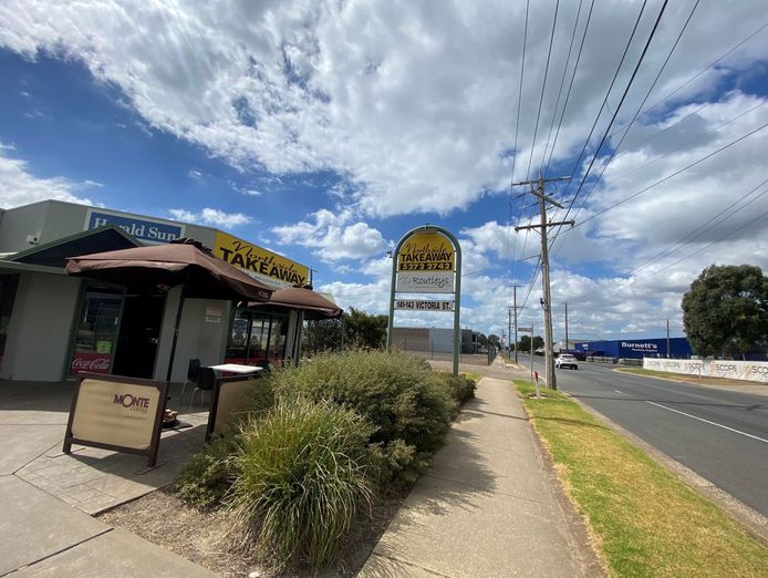 thriving-takeaway-caf-in-high-traffic-location-endless-potential-4