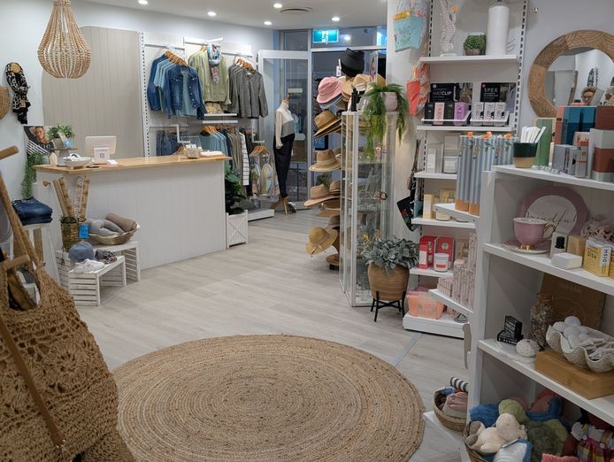 coastal-fashion-boutique-amp-giftware-business-in-kingscliff-9