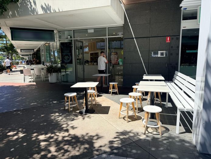 licensed-corner-restaurant-60-seats-oracle-broadbeach-5