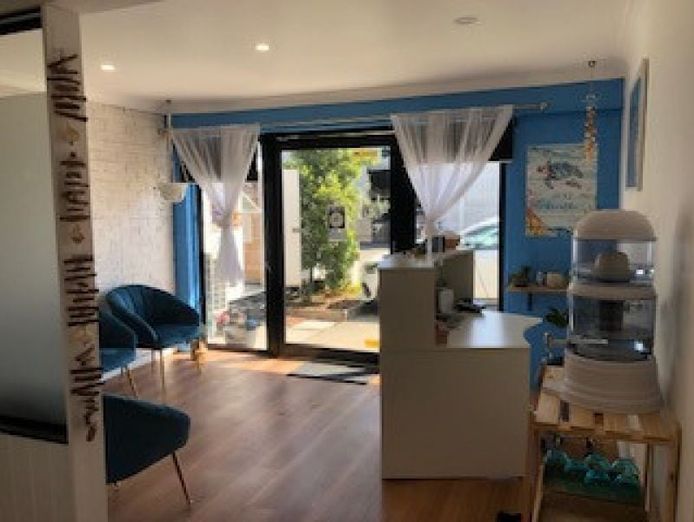 the-massage-hub-with-luxury-clinic-space-4