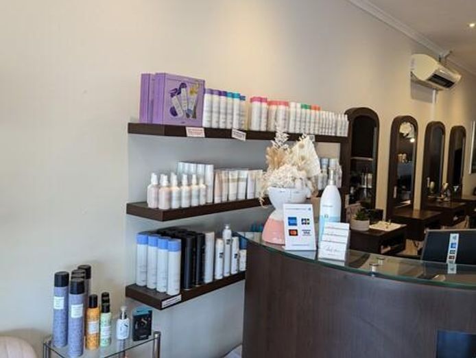 spacious-hair-salon-with-beauty-room-in-prime-doncaster-east-location-4