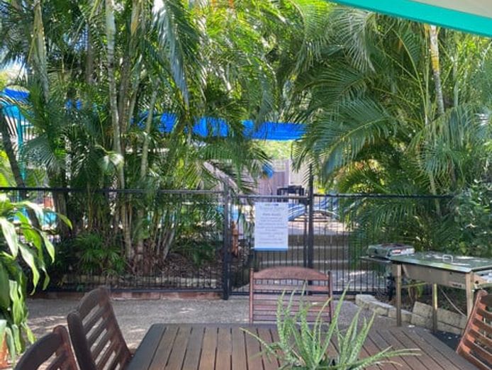 rare-lifestyle-opportunity-on-magnetic-island-4