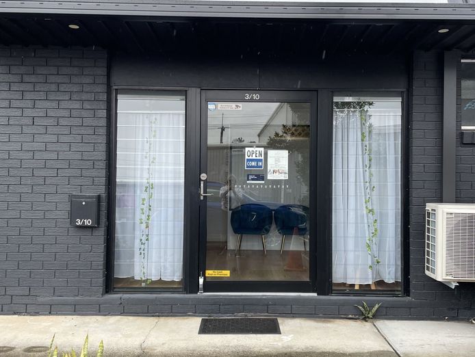 the-massage-hub-with-luxury-clinic-space-2