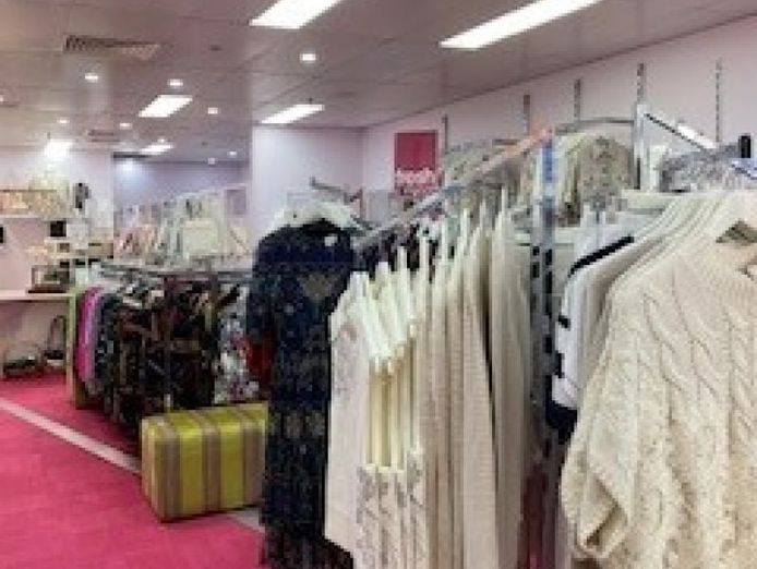 thriving-fashion-boutique-a-community-focused-social-hub-4