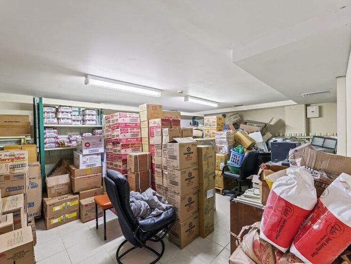established-supermarket-amp-freehold-premises-prime-dee-why-location-9