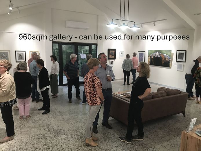 award-winning-maze-garden-caf-amp-gallery-with-events-venue-amp-residence-3