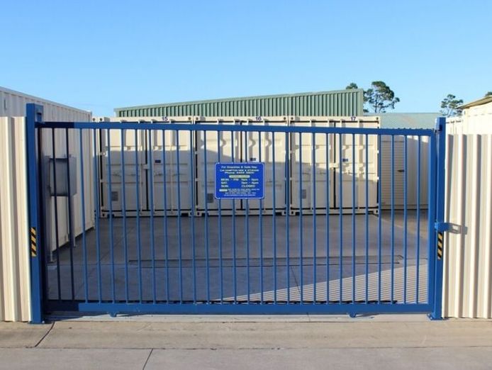 freehold-property-4-075m-amp-leasehold-business-390-000-9