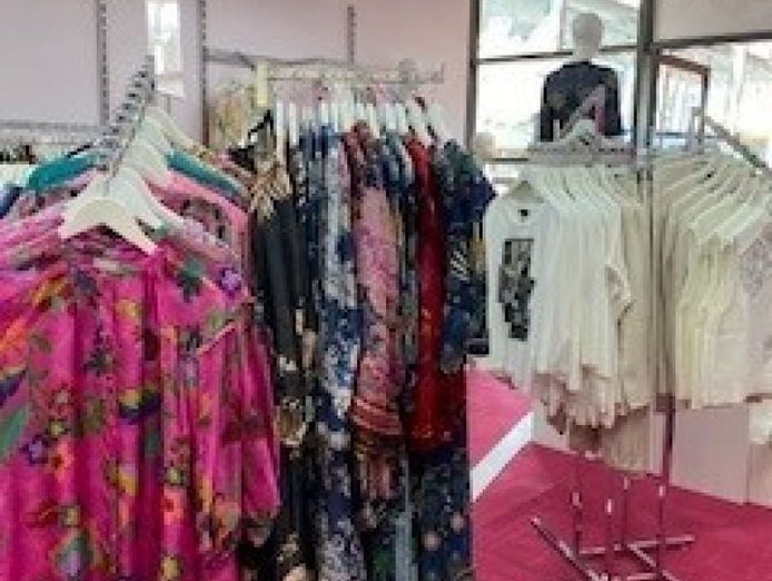 thriving-fashion-boutique-a-community-focused-social-hub-3