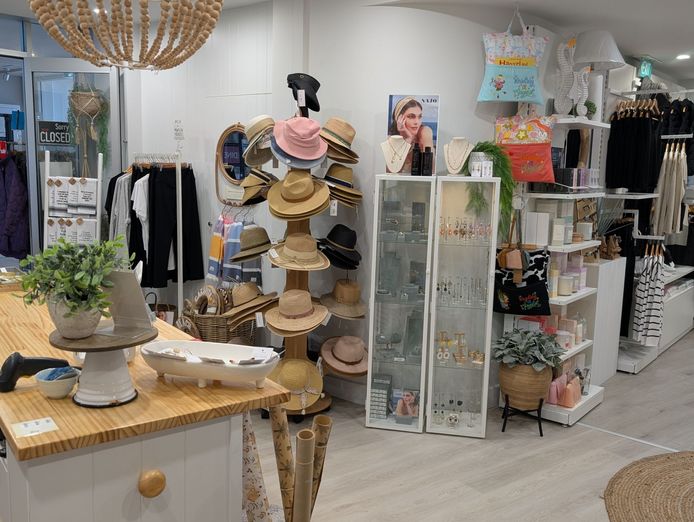 coastal-fashion-boutique-amp-giftware-business-in-kingscliff-2