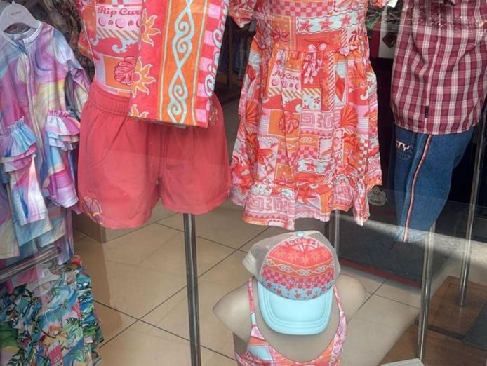urgent-sale-iconic-children-39-s-boutique-in-coastal-paradise-9