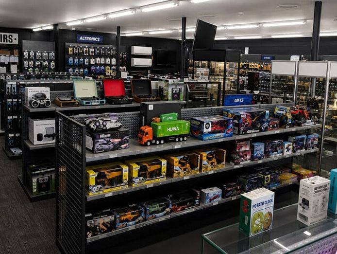established-electronics-retail-business-50-years-of-trading-5