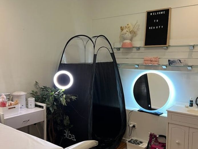 spacious-hair-salon-with-beauty-room-in-prime-doncaster-east-location-5