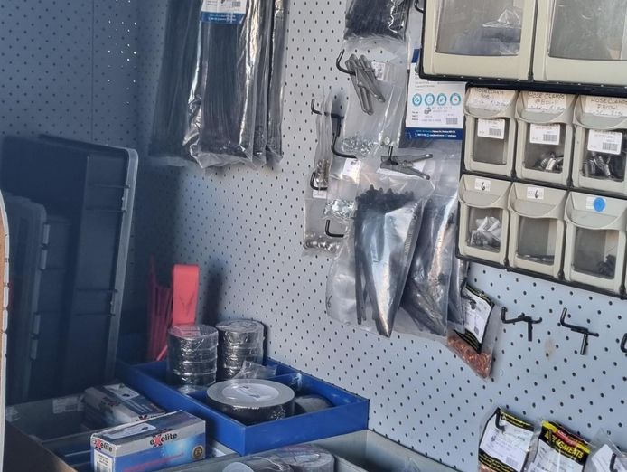 profitable-mobile-automotive-fasteners-business-flexible-9