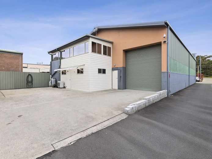 freehold-property-4-075m-amp-leasehold-business-390-000-1
