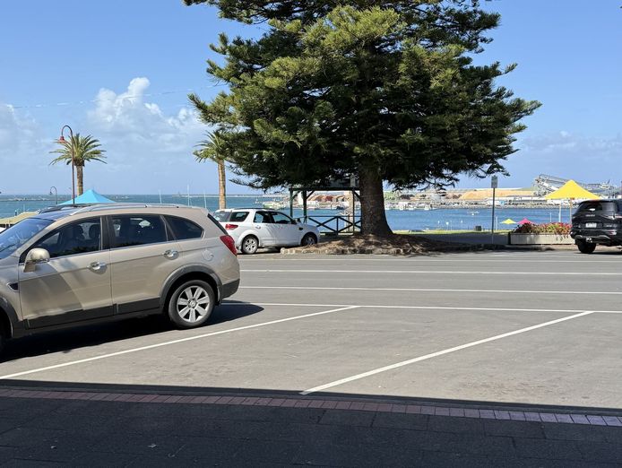 thriving-waterfront-takeaway-and-dining-business-with-huge-growth-potential-4