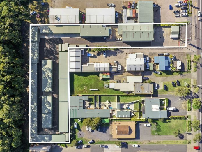 freehold-property-4-075m-amp-leasehold-business-390-000-6