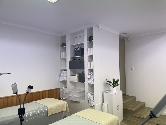 turnkey-opportunity-in-beauty-education-with-6-figure-income-stream-act-now-6