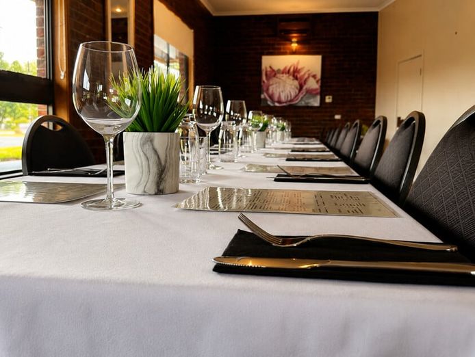 freehold-motel-amp-restaurant-investment-with-long-term-lease-6